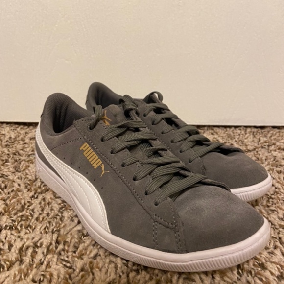 puma women's vikky sneaker